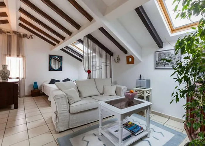 Le Petit Nid D'amour Meublé Tourisme 3 étoiles Poggio