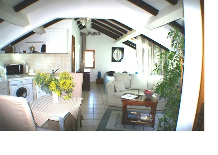 Le Petit Nid D'amour Meublé Tourisme 3 étoiles Poggio Appartement *